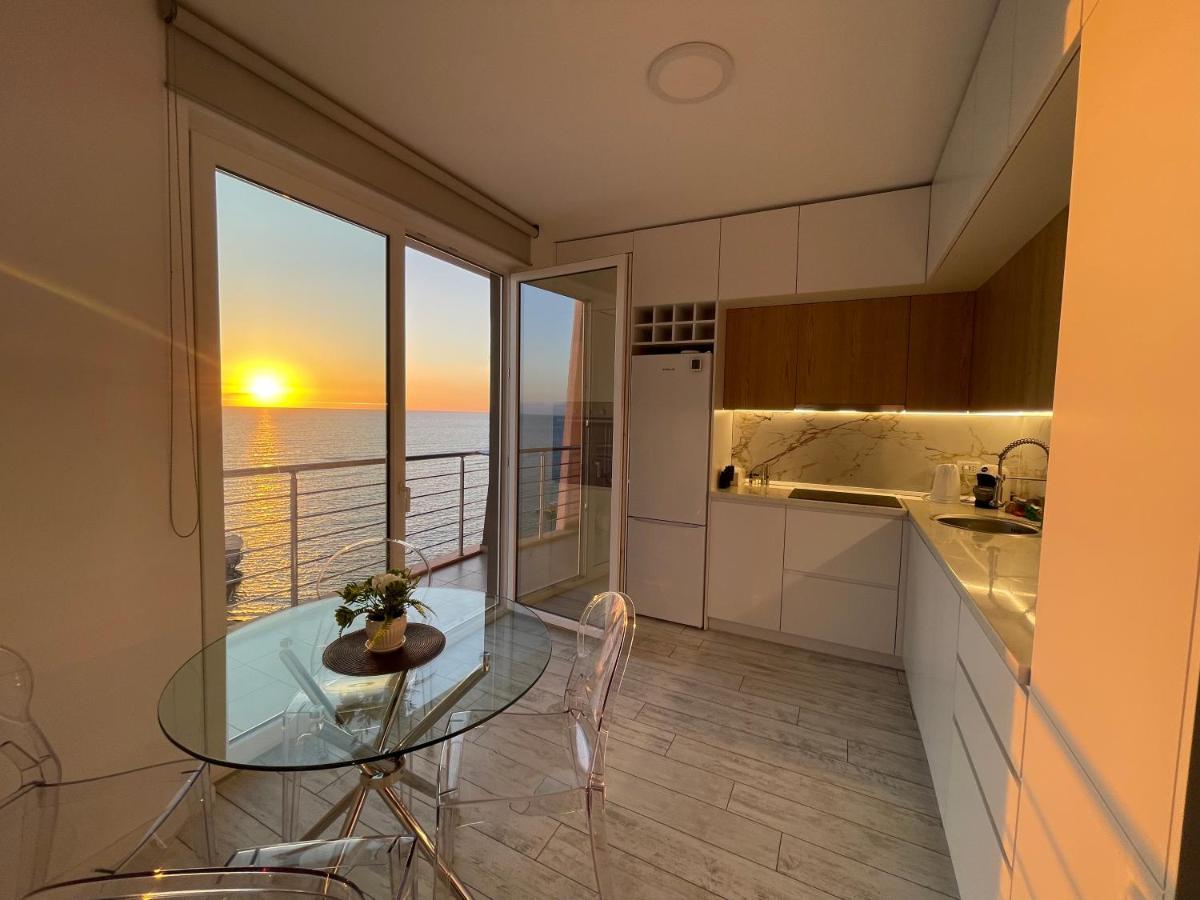 Durres Currila Modern Luxury Stunning Beach Views Exterior photo